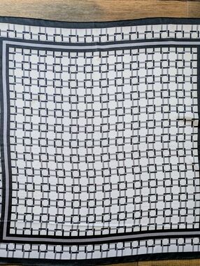 Polyester Black and White Geometric Scarf